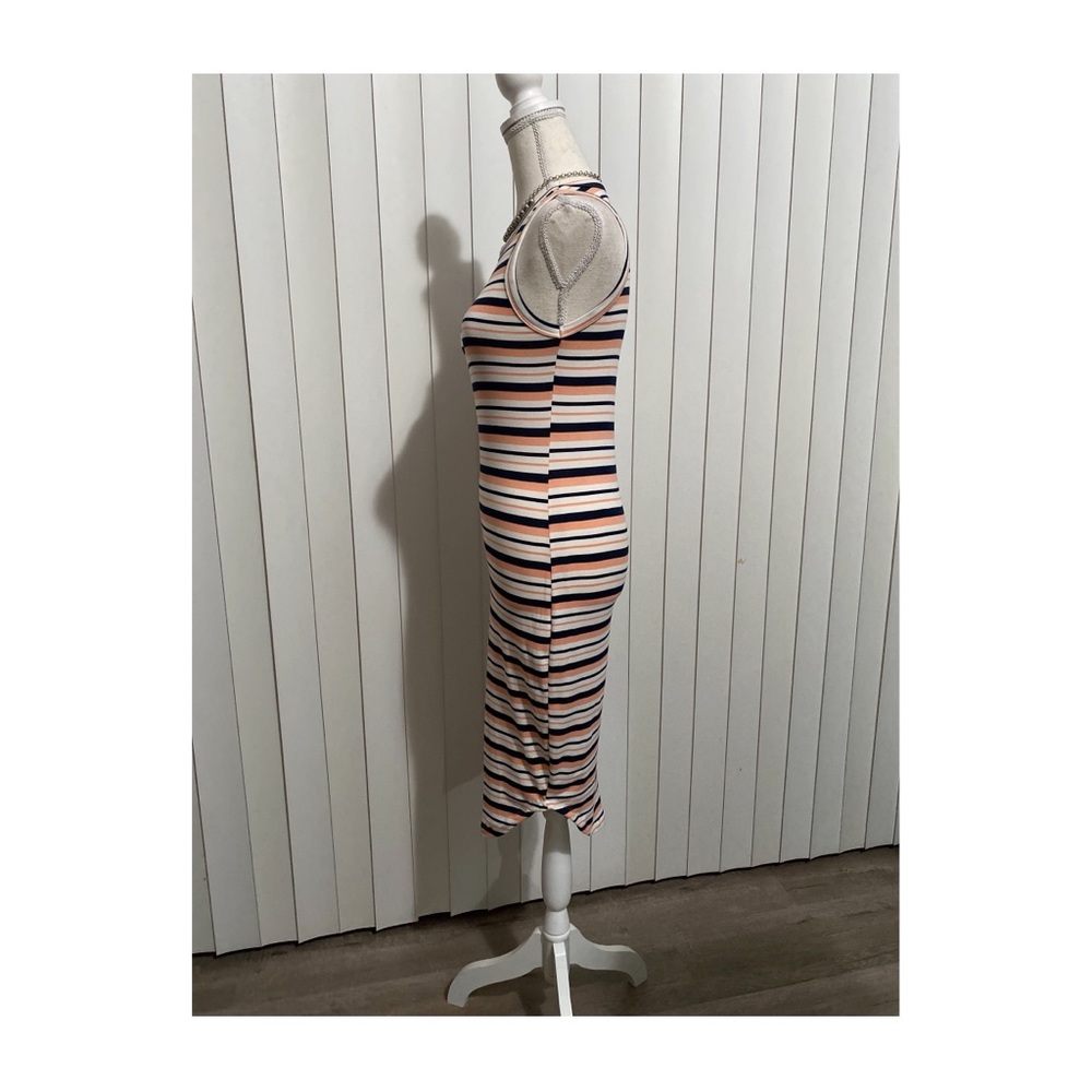 Simple summer dress - Picture 3 of 3